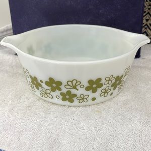 Pyrex 472 Spring Blossom Casserole Dish